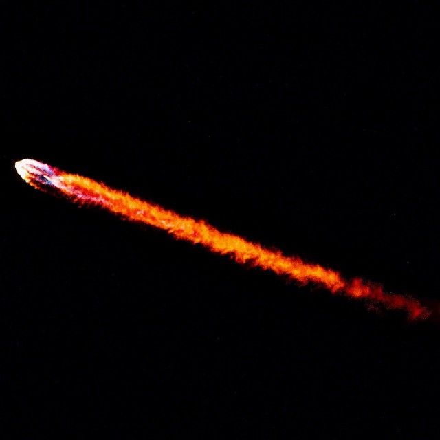 SpaceX запустила ракету Falcon 9 с первыми 60 коммуникационными спутниками системы Starlink