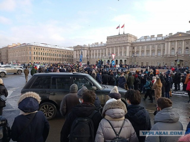 В Санкт-Петербурге сегодня на Невский проспект пускают по прописке