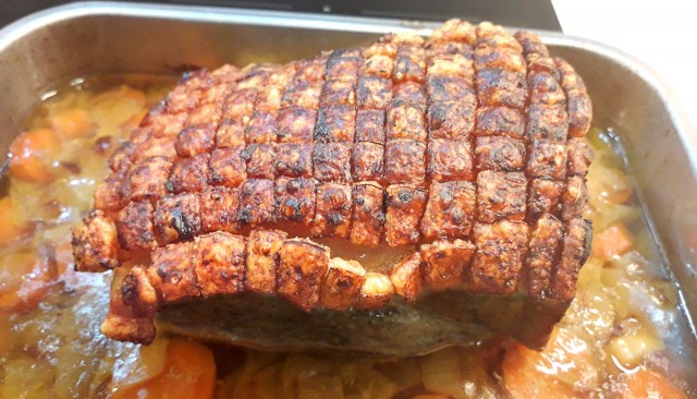 Cвинина запечённая с хрустящей корочкой (Krustenbraten)