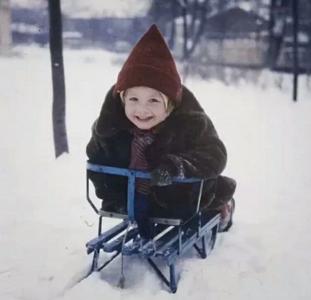Ты же туда хочешь, а не на работе пахать