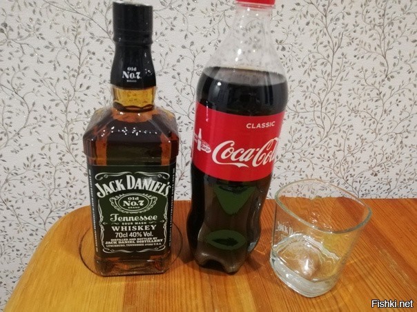 Колу в Росиии предложили продавать только по паспорту