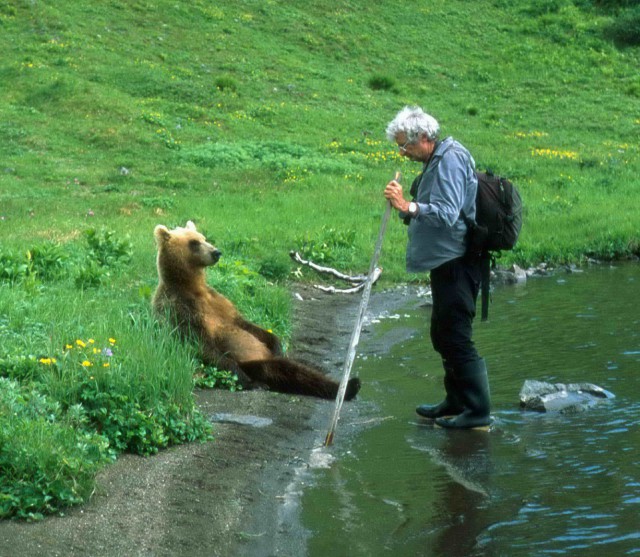 Как предохраняются от медведей на камчатской рыбалке