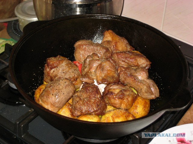 "Пирожок" с айвой (казан-кебаб из баранины)