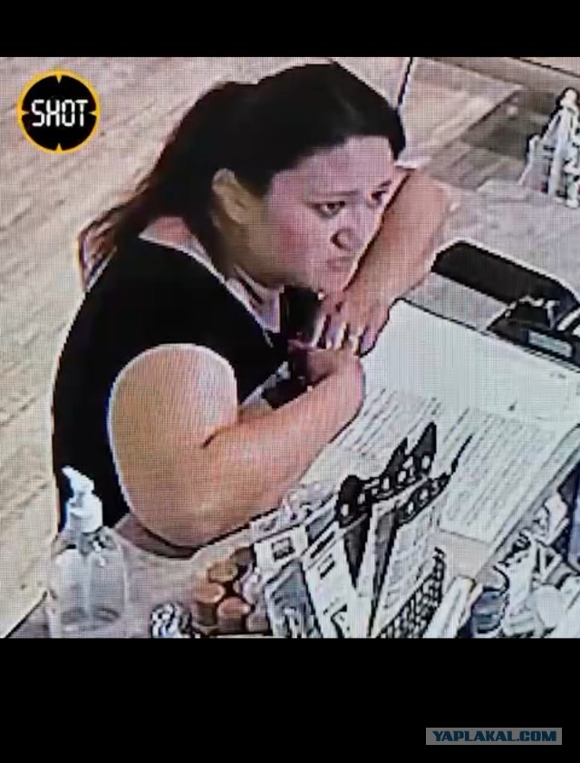 Душераздирающее видео из Тюмени: женщина не захотела платить за обследование своей таксы в ветклинике и бросила её.