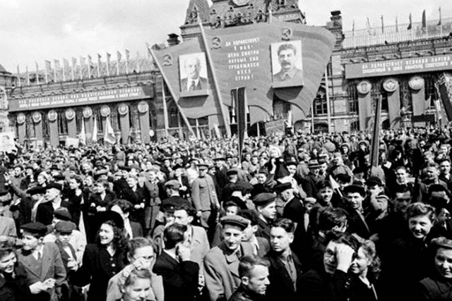 11 лет не было выходных в воскресенье в Советском Союзе