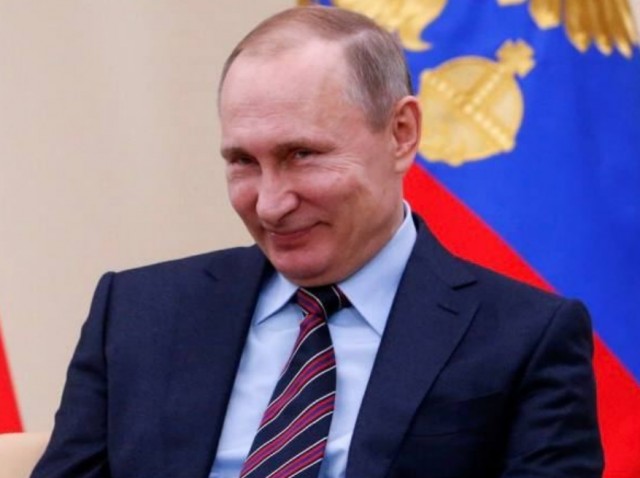 Зеленский намекнул, что России надо переживать за парад