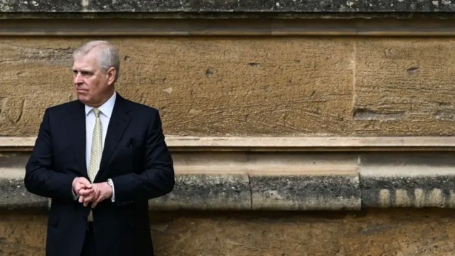 Больше не принц. Почему превращение Эндрю в «господина Маунтбеттена-Виндзора» — беспрецедентное событие для британской монархии