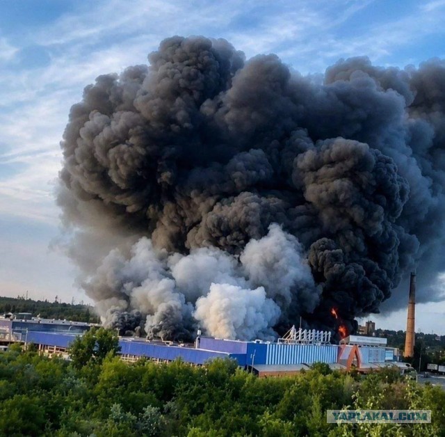 Момент прилета гераней в торговый центр "Эпицентр" в Кривом Роге