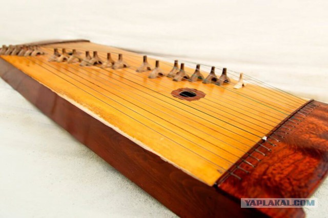 AC/DC умелыми женскими руками...