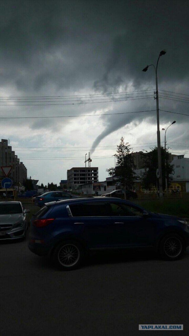 В Сургуте прошел смерч