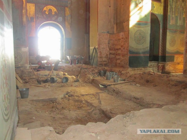 Здания занесенные грунтом