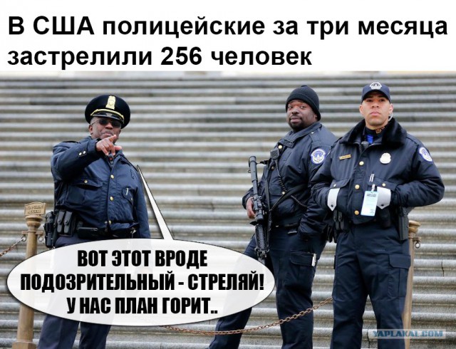 Драка полицейских и задерживаемых в Павлодаре