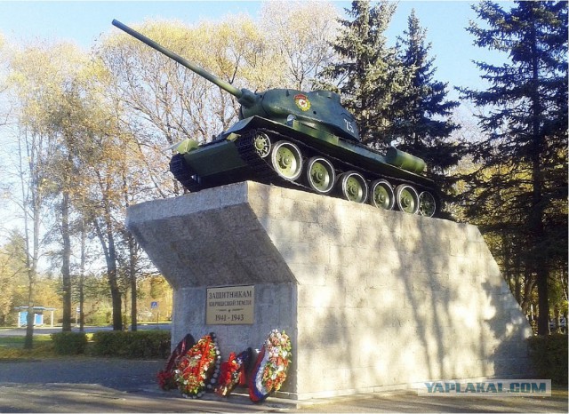 Хоть и памятник, но он живой. Т-34