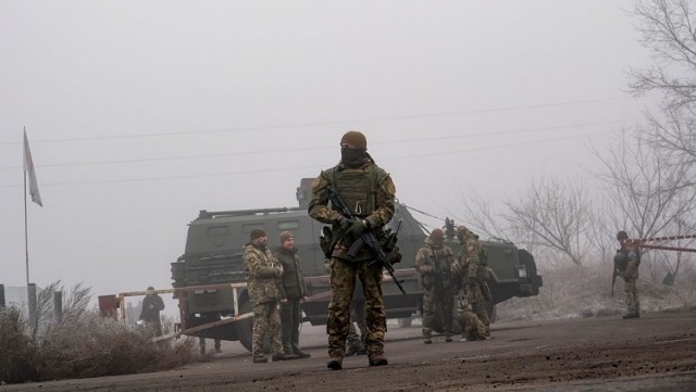СМИ сообщили о полной боевой готовности украинских военных в Донбассе