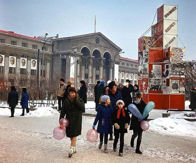 Фотохроника "загнивающего совка". Часть 3