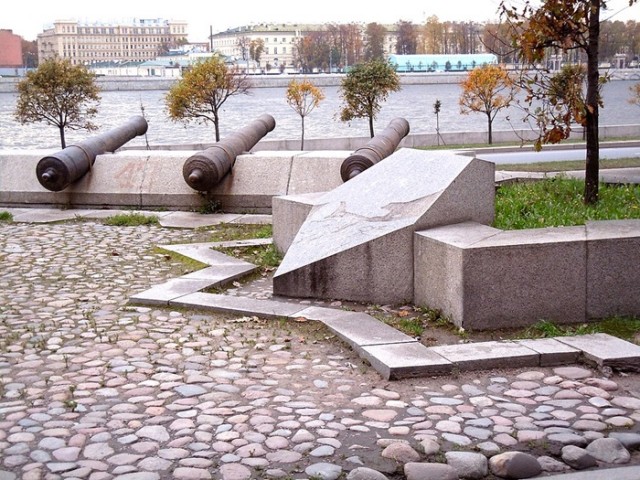 Город, из кирпичей которого Пётр Великий строил Санкт-Петербург