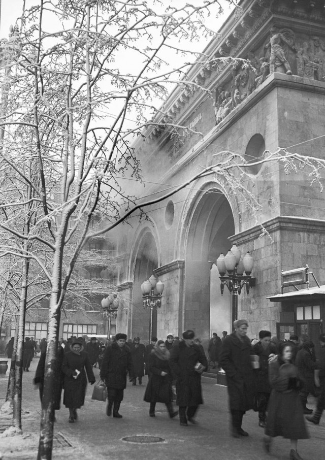 Москва и москвичи. Двадцатый век. 04.02.25