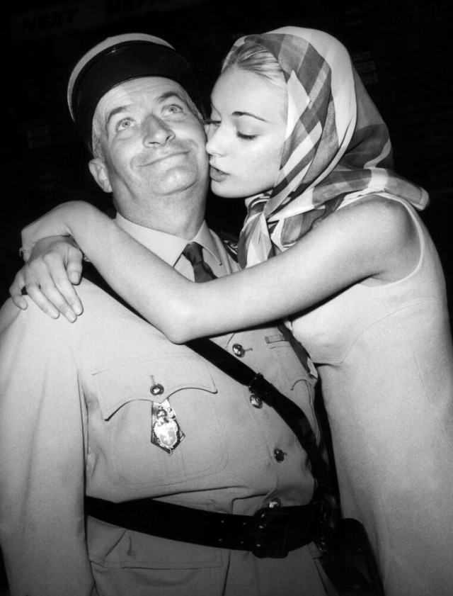 Телохранители хранили его секрет. Годами он вел двойную жизнь.