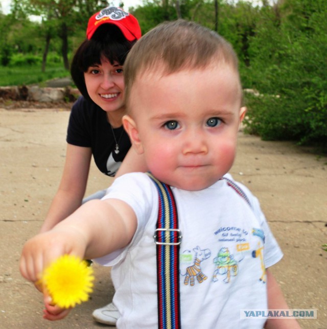 С международным вас женским днём.....