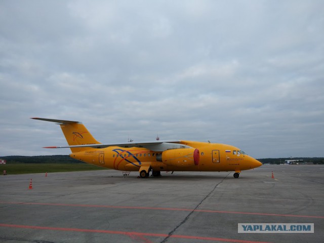 В Подмосковье потерпел крушение самолет АН-148