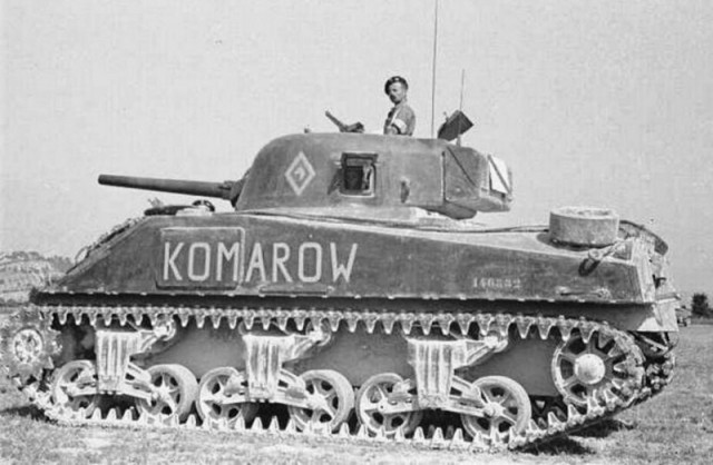 Что это за русский Комаров, фамилию которого нанесли на американский танк?