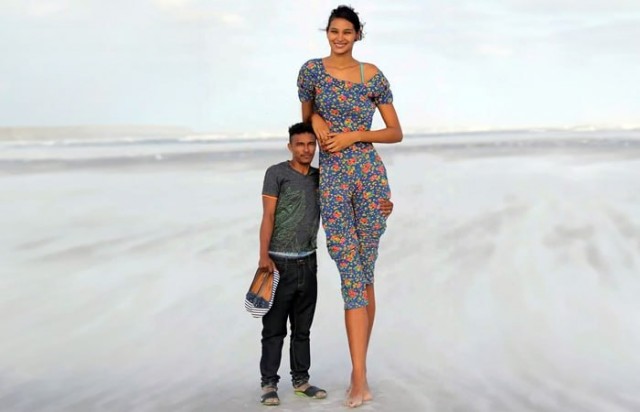 Как самой высокой девушке в Бразилии живется в браке с маленьким мужчиной