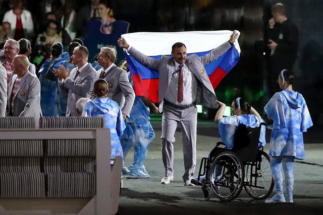 Белорусские спортсмены пронесли российский флаг на церемонии открытия паралимпиады