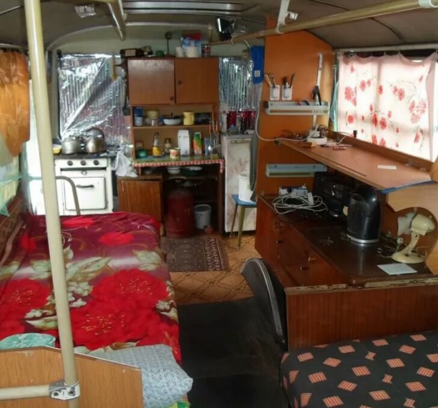 Пара из Британии купила старый грузовик и превратила его в дом мечты