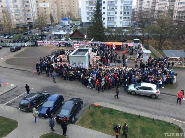 Успешный побег от белорусских силовиков сегодня в Минске попал на видео