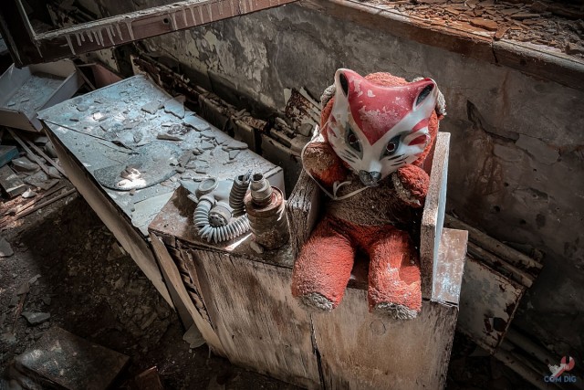 Детство, украденное мирным атомом. Заброшенный с 1986 года детский сад в Припяти