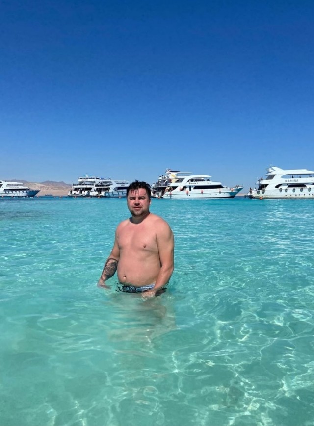 Фотошоперы, сделали  стройнее