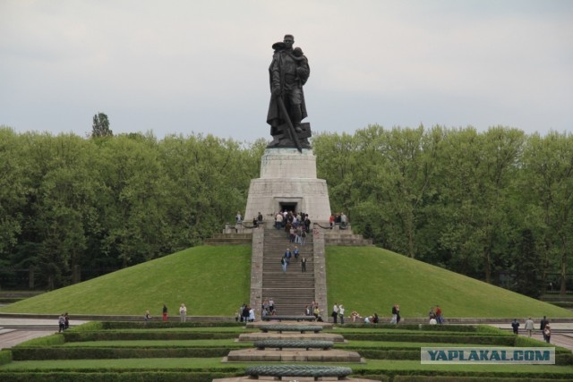 Улица Сталинградская в Париже