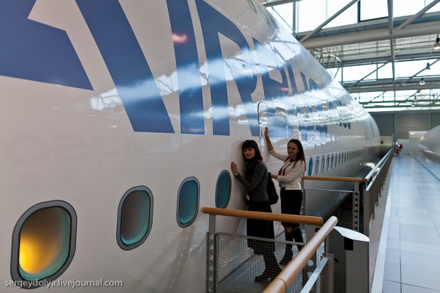 Как строят А380 и как они выглядят внутри