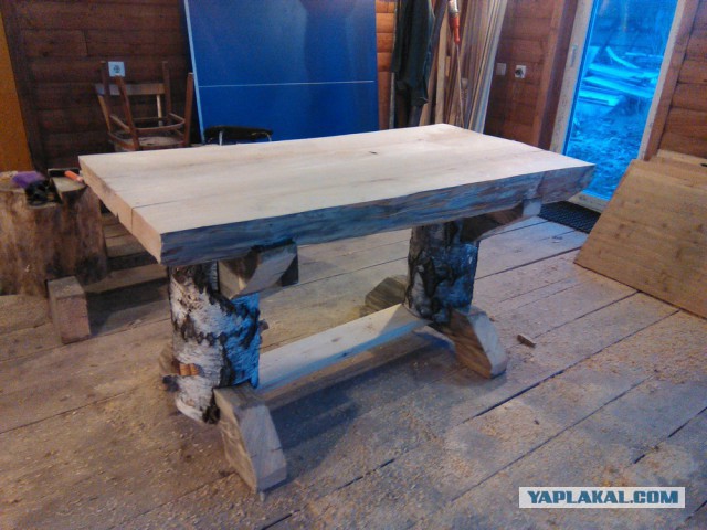 Лавка из березового бревна