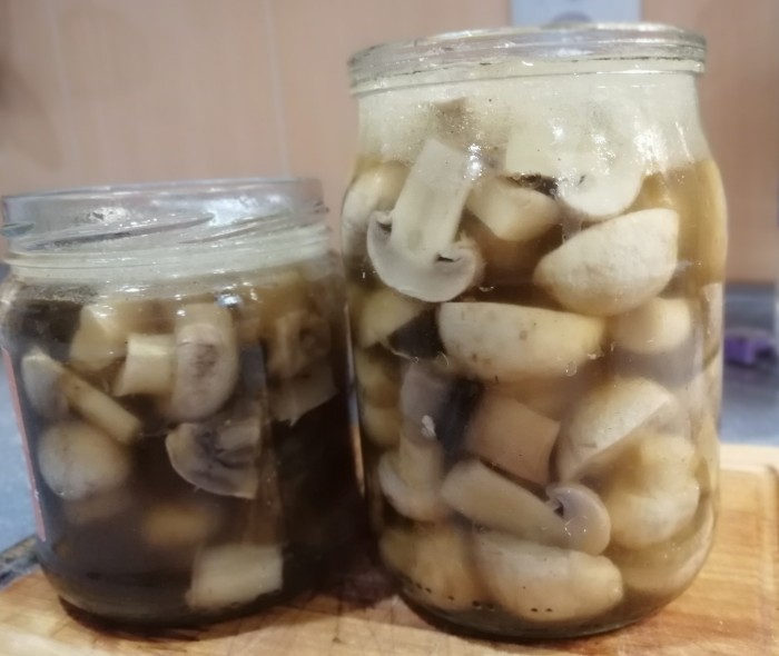 Быстромаринованные шампиньоны.