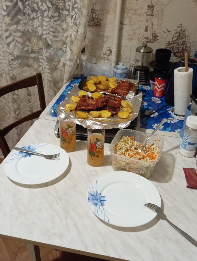 Когда ты её ждёшь с работы, а она задерживается!