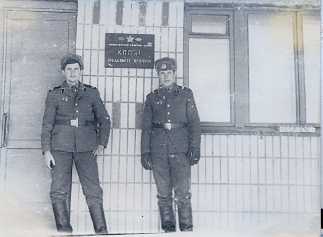А давайте в честь праздника, выкладывать свои армейские фотки уважаемые яповцы