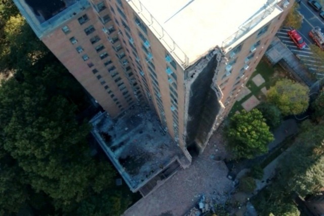 BBC: 17-этажное жилое здание частично обрушилось в районе Бронкс города Нью-Йорк