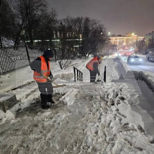 Мурманск парализовало из-за мощной метели с грозой: выпал снежок и сразу паника