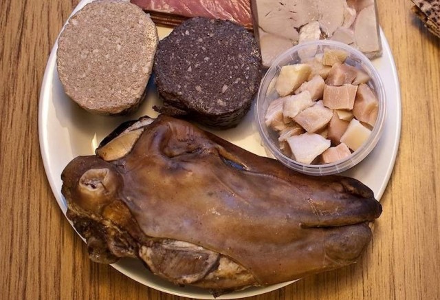 Самым отвратительным блюдом 2025-го стала вареная баранья голова