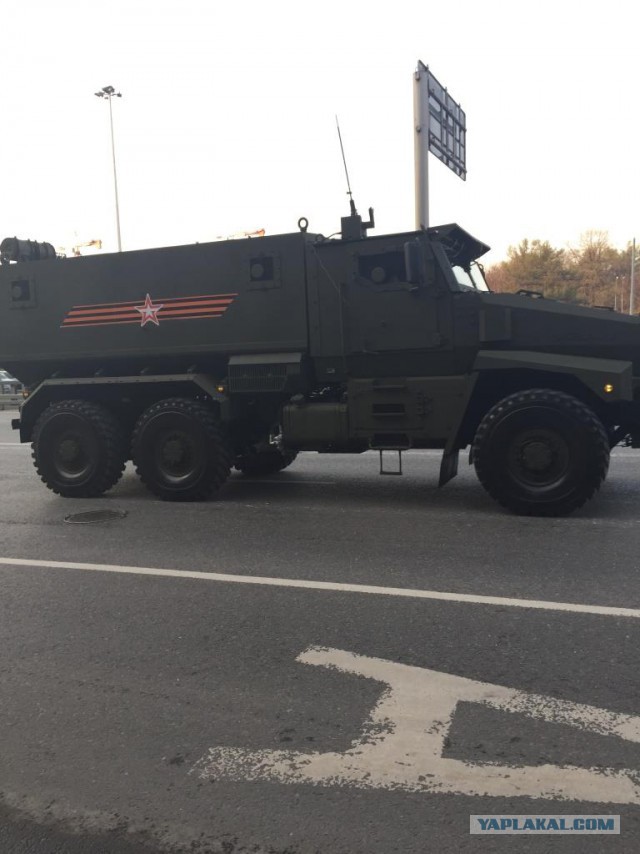 Проход техники. Москва, Тверская 29 апреля