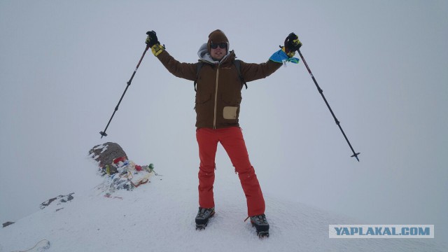 Мурманский спортсмен затащил на Эльбрус штангу, весом в 75 кг