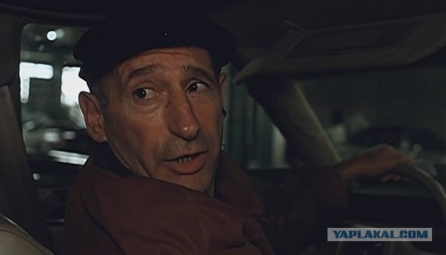 Драка на дороге. Комментатор просто жесть!