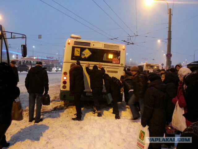 А как в вашем регионе убирают снег?