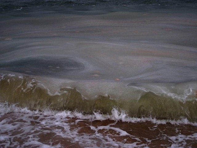 У побережья Крыма «гелевый шторм»,море начинает замерзать