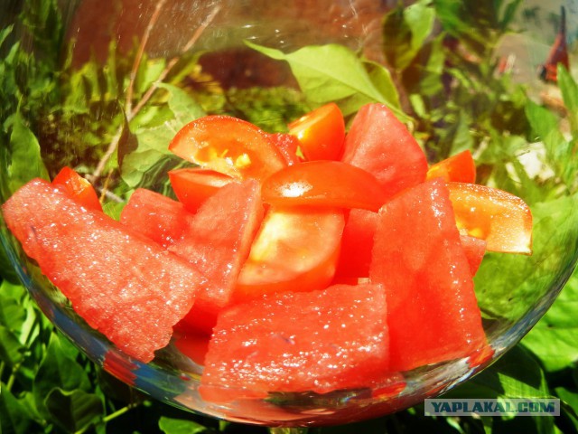 Коктейль из кильки с арбузом