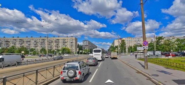 Правильно, на встречку, куда ж ещё