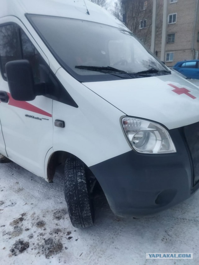 В Мордовии машины скорой медицинской помощи ездят на летней резине