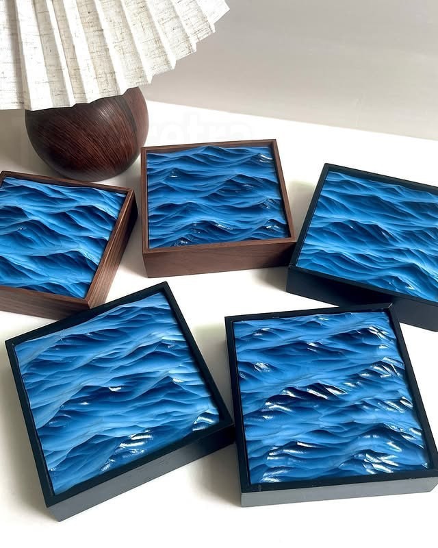 Американский художник превращает древесину в морские волны.