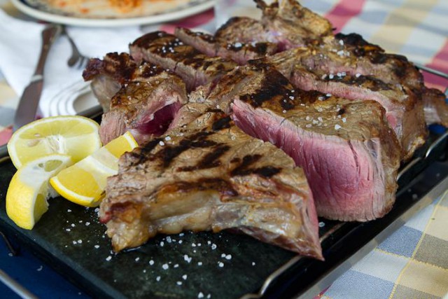 Мяса жрат, воттка пыт!